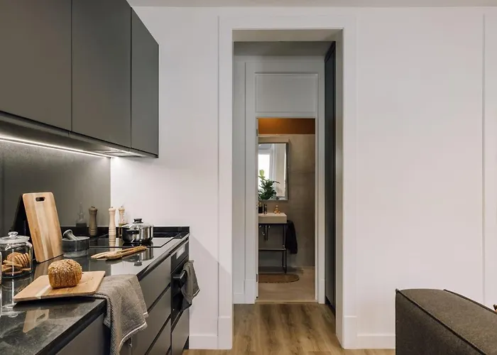 Kwenge - 1 Bedroom And Terrace In Avenidas Novas דירה